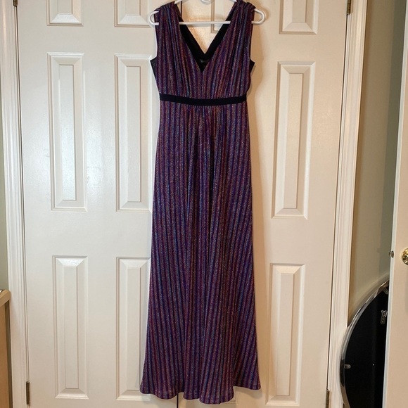 BCBGMaxazaria Sparkly Gown Size Small in Like New Condition - Picture 1 of 10